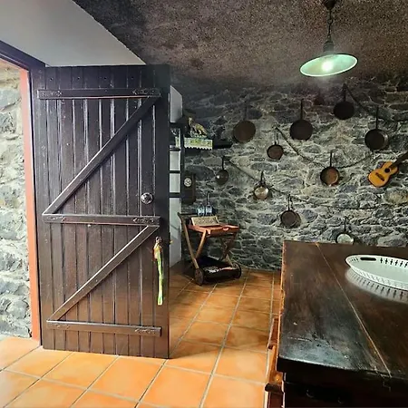 Holiday home Refugio Jardim Wifi Bbq Prazeres